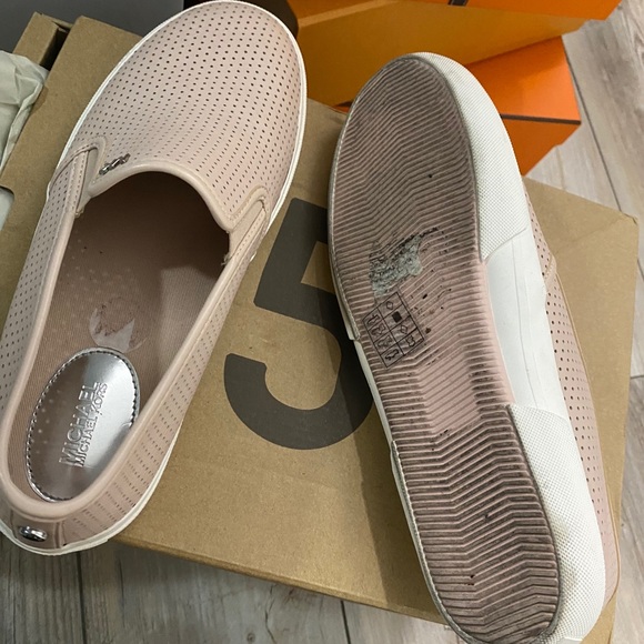 MK a slip on - Picture 5 of 5